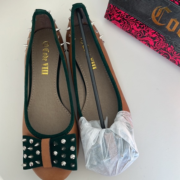 New in box code v111 flats - Picture 2 of 7